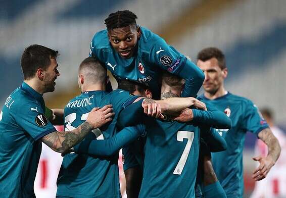 מילאן חוגגת על הכוכב האדום // צילום: אי-פי